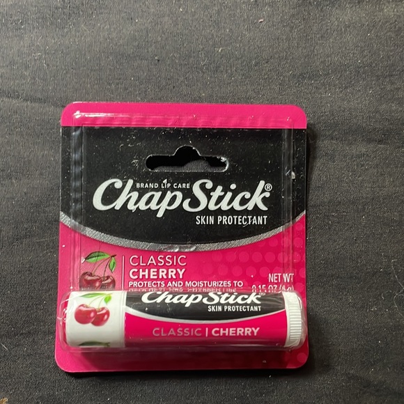 4 packs of different chapsticks - Picture 3 of 5